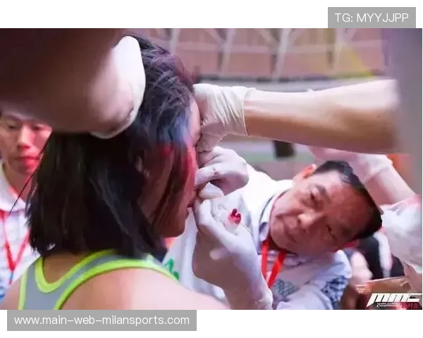 MMA地面砸击连续输出,对手毫无还手之力